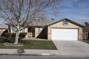 featured image of 1559 W Avenue H4