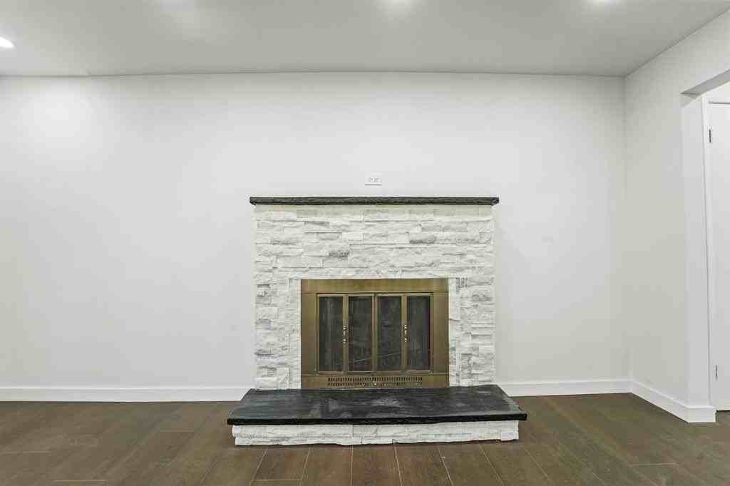 110 Mill St - Photo 4 of 32
