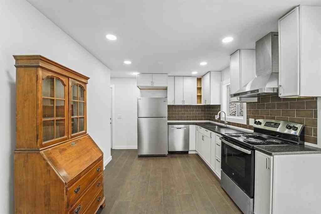 110 Mill St - Photo 7 of 32