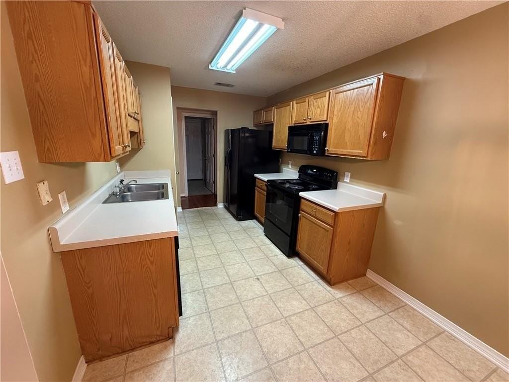 1363 Kilearn Dr - Photo 5 of 22