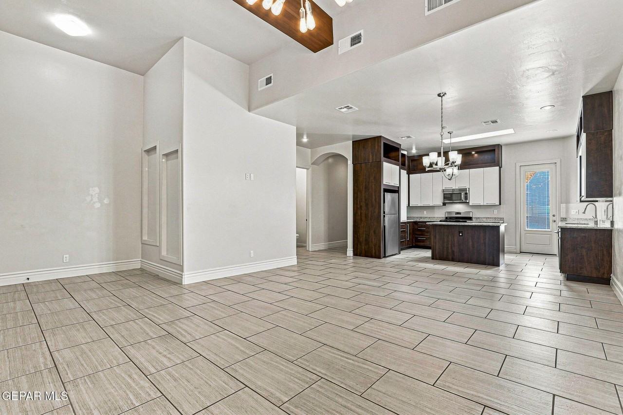 3203 Red Orchard Dr - Photo 5 of 32