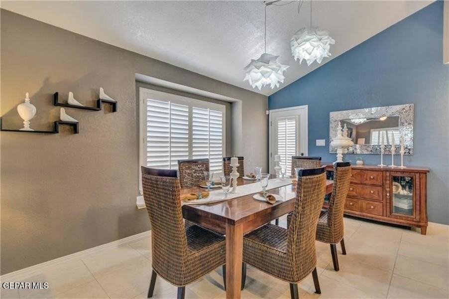 7067 Crown Ridge Dr - Photo 3 of 21