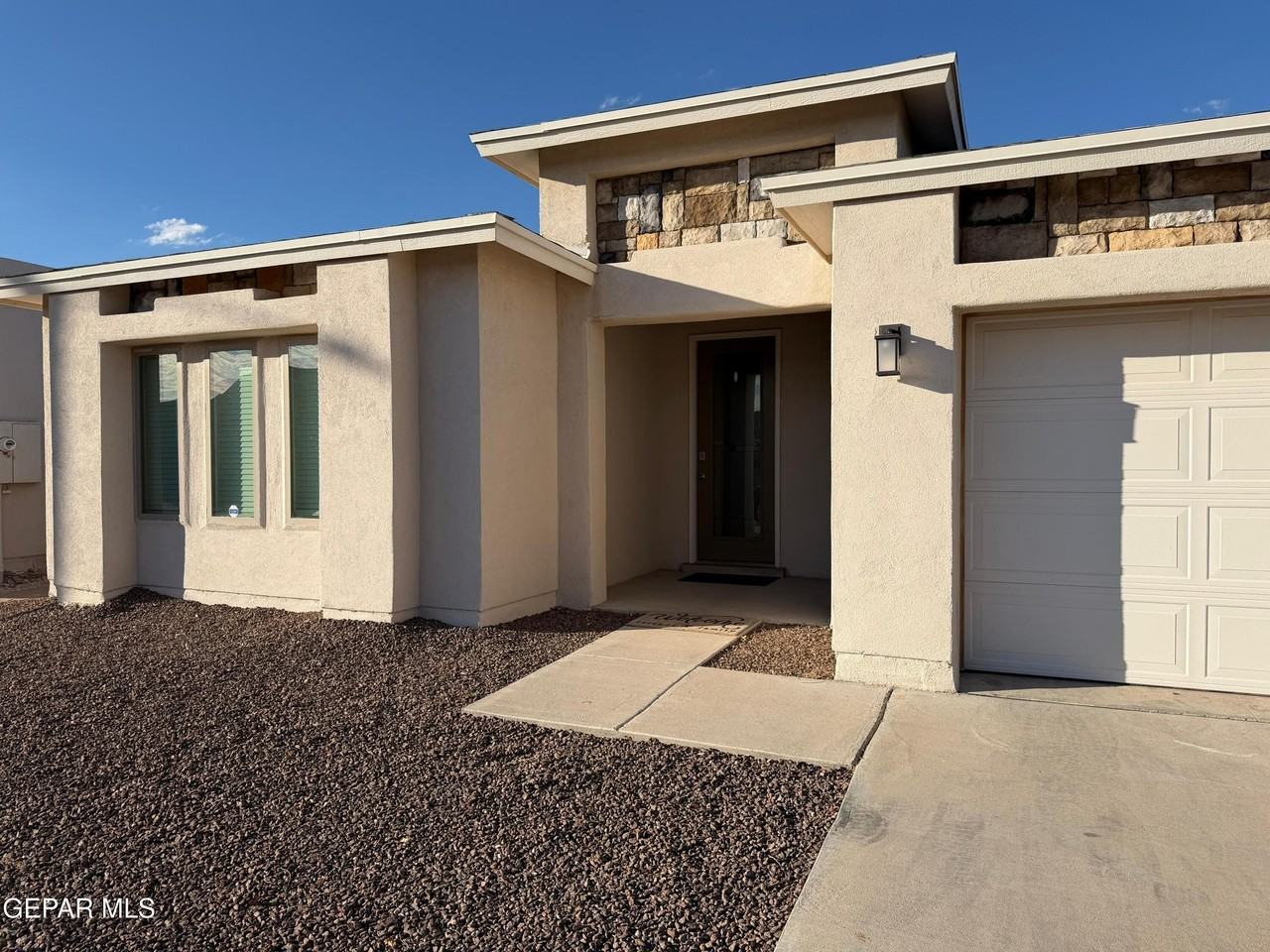 14509 Johnny Mata Dr - Photo 3 of 32