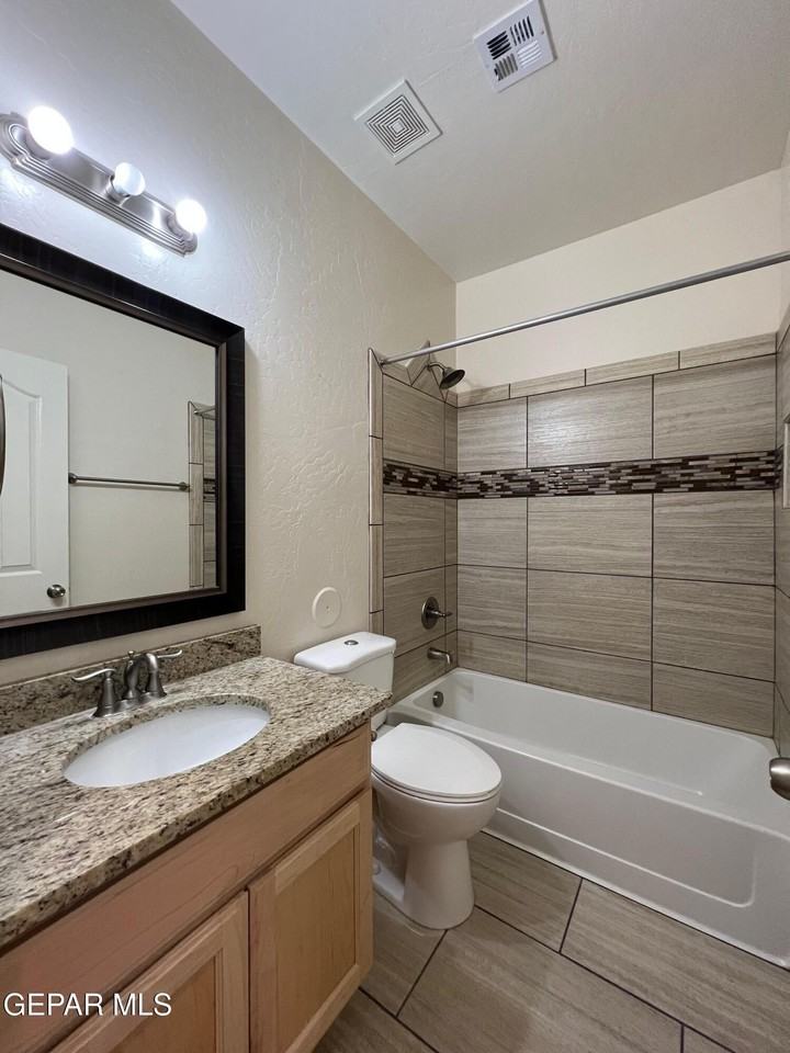 147 N Manzanita Dr - Photo 3 of 13