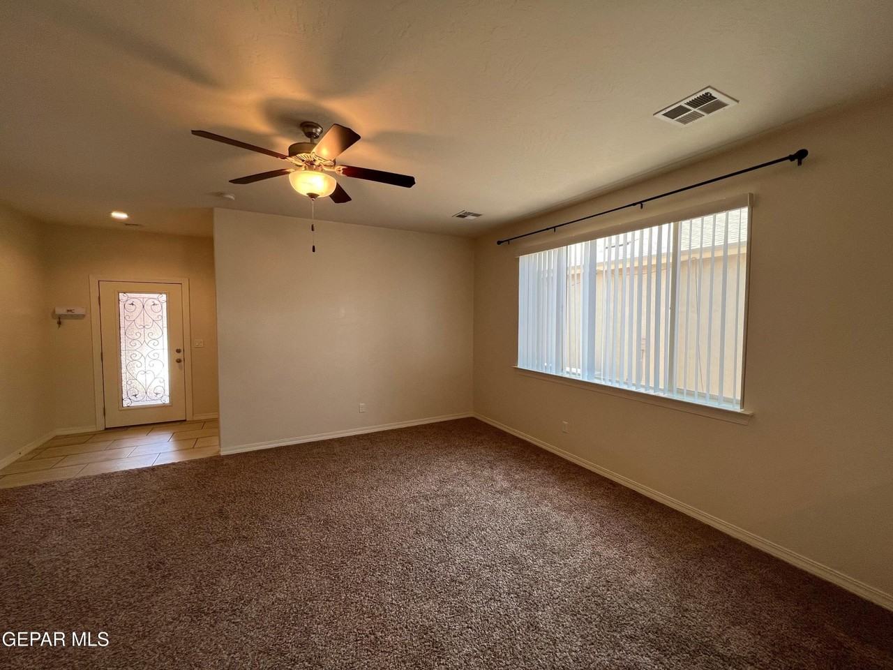 147 N Manzanita Dr - Photo 7 of 13