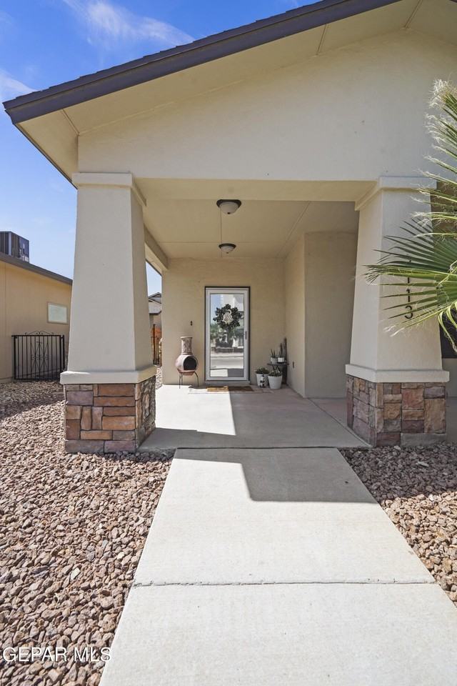 2113 William Caples St - Photo 2 of 29