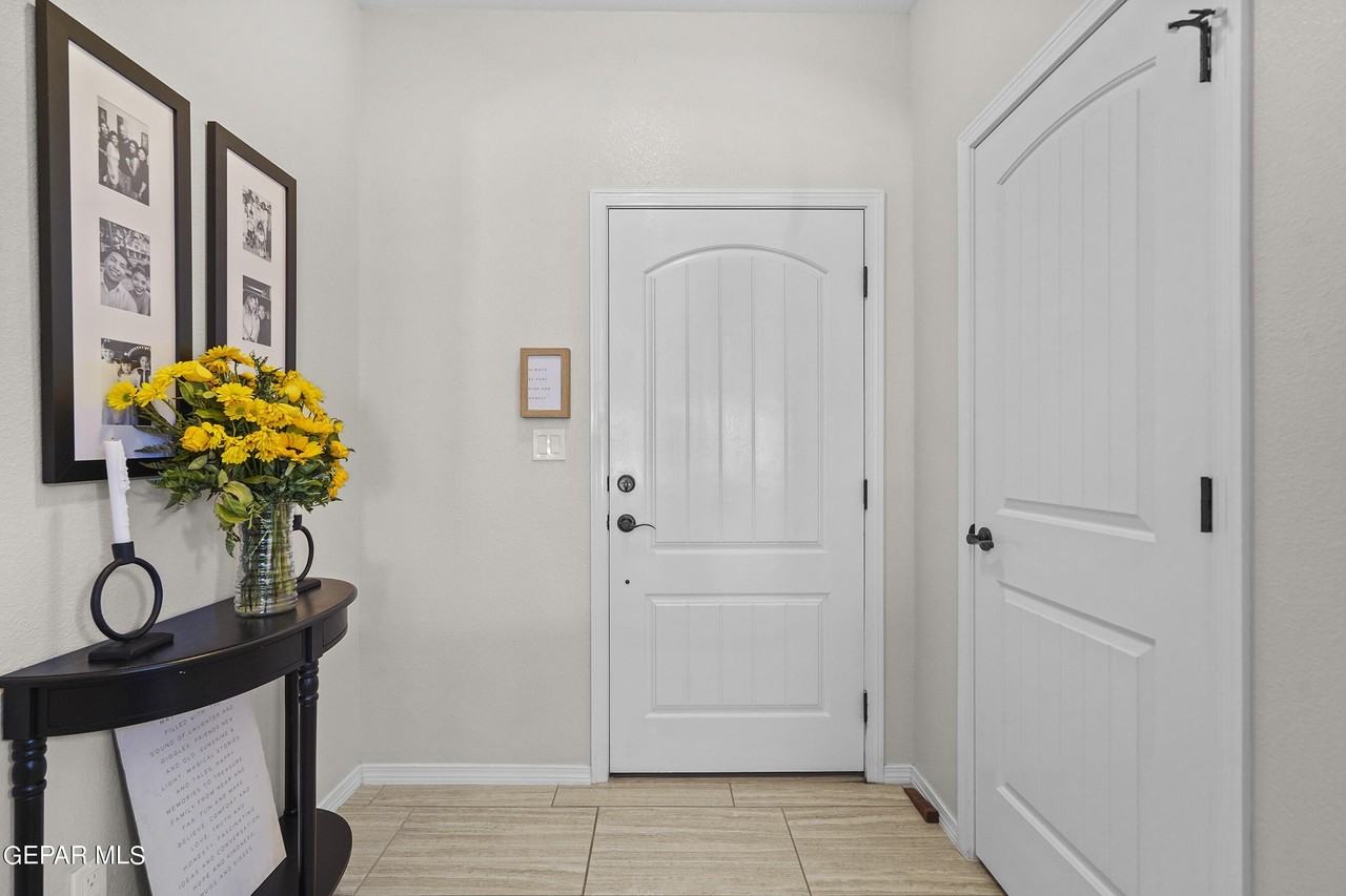 2113 William Caples St - Photo 3 of 29