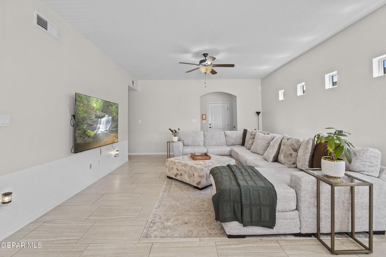 2113 William Caples St - Photo 6 of 29