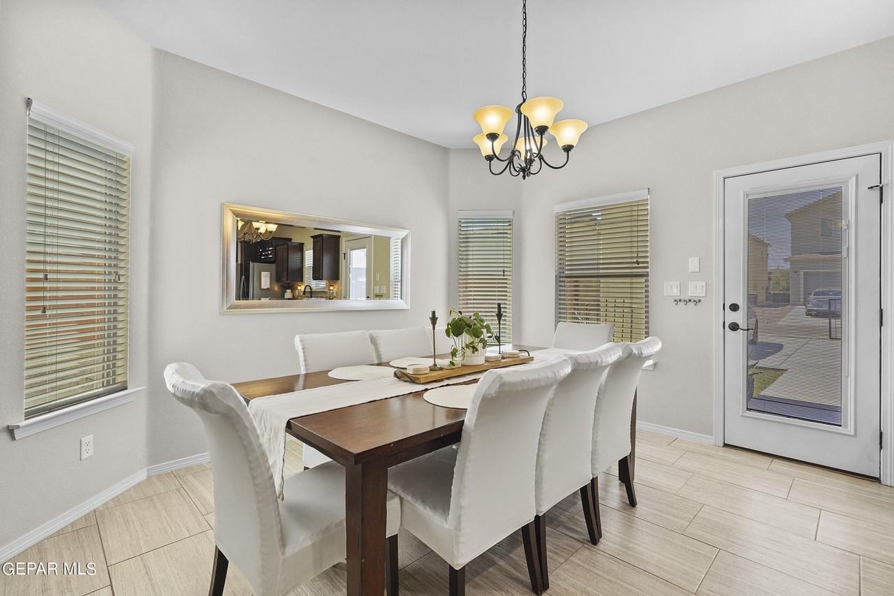 2113 William Caples St - Photo 7 of 29