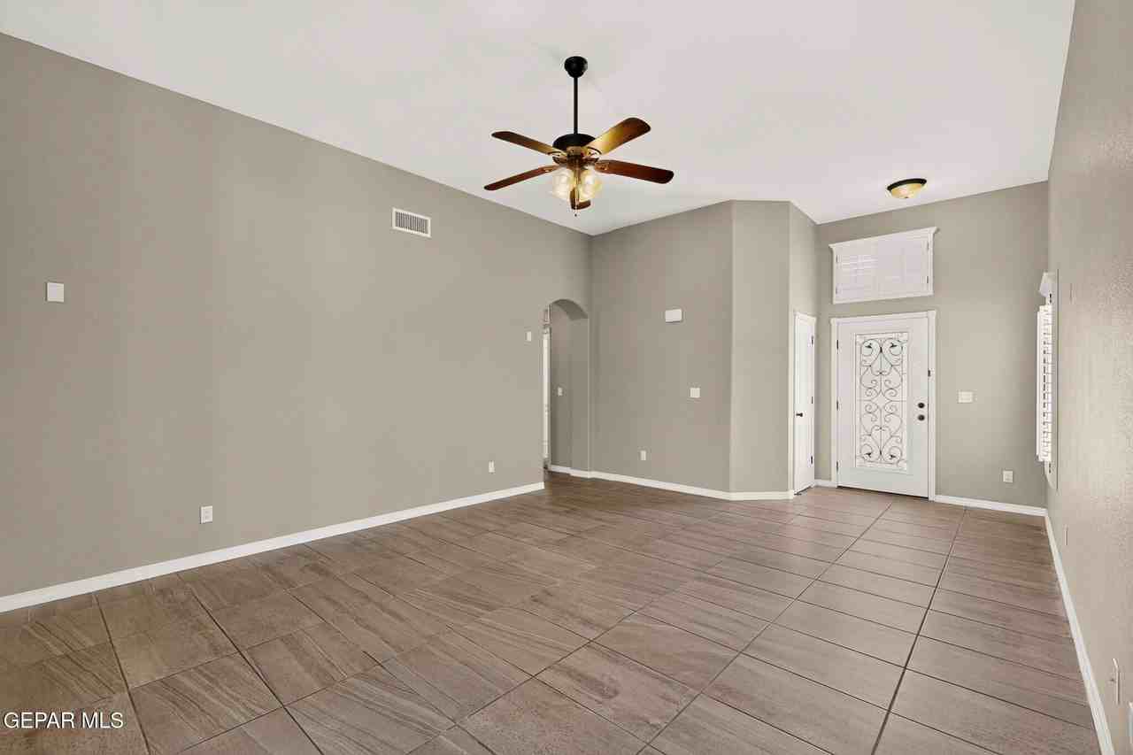 14836 Ted Banks Ave - Photo 4 of 40