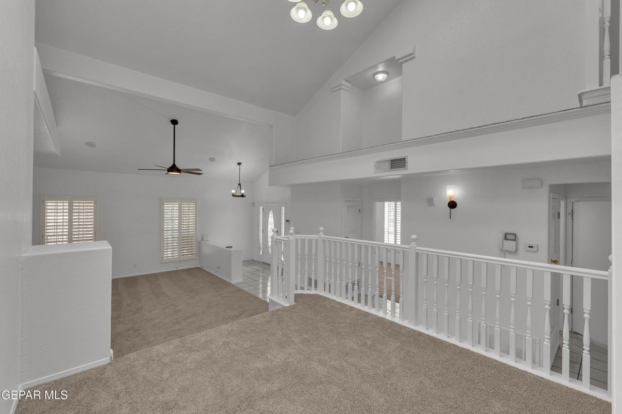 1325 Whirl Away Dr - Photo 4 of 32