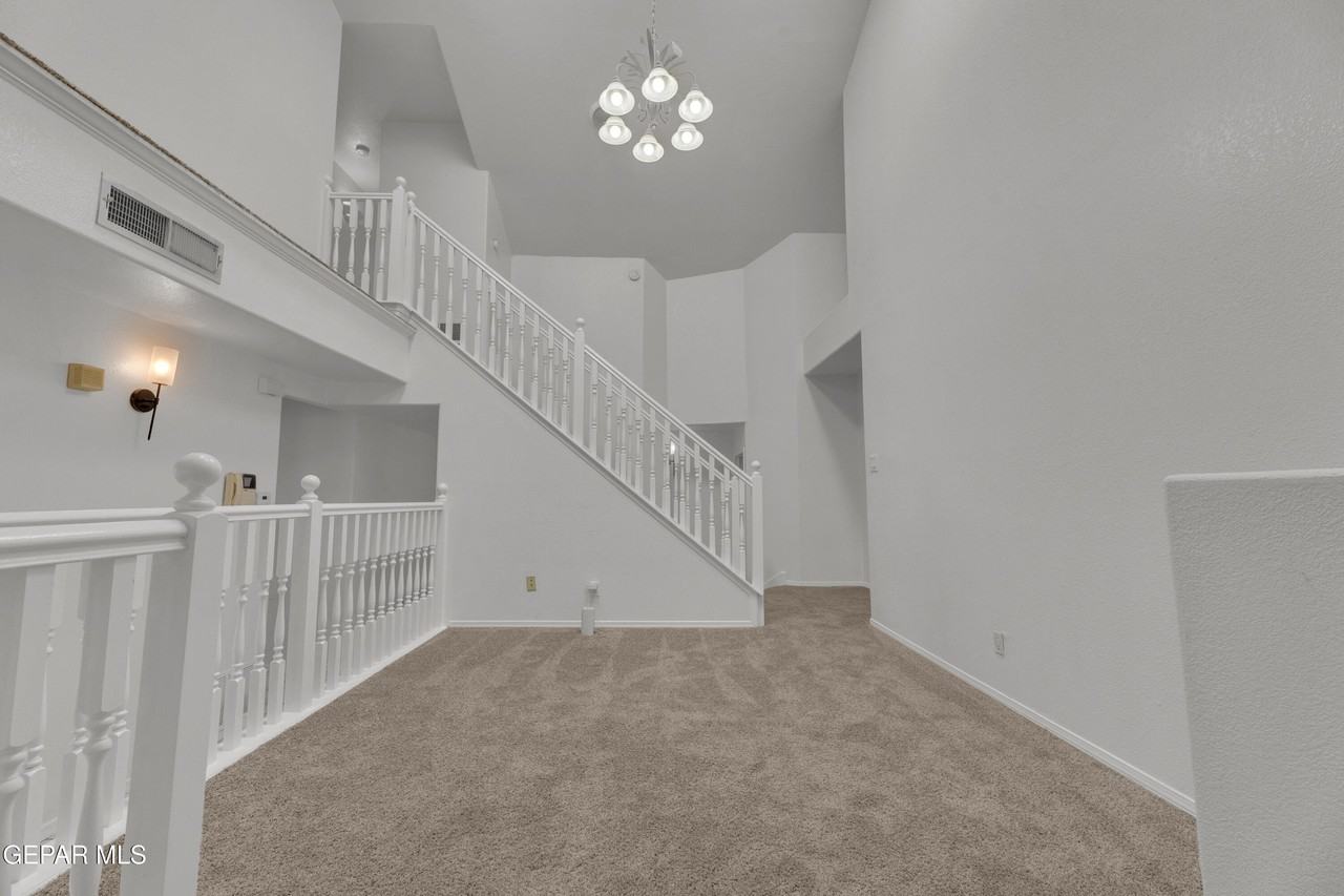 1325 Whirl Away Dr - Photo 5 of 32