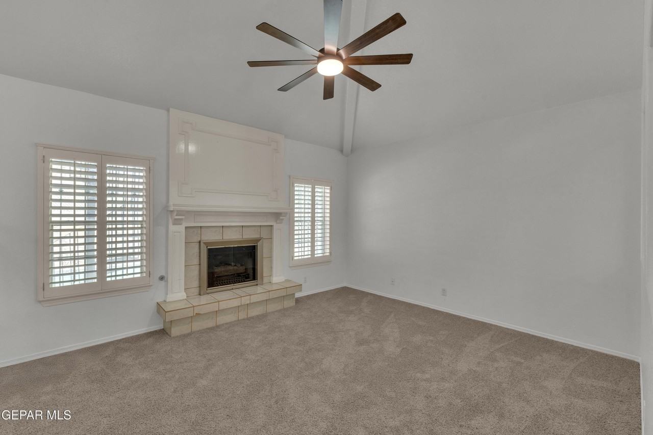 1325 Whirl Away Dr - Photo 6 of 32