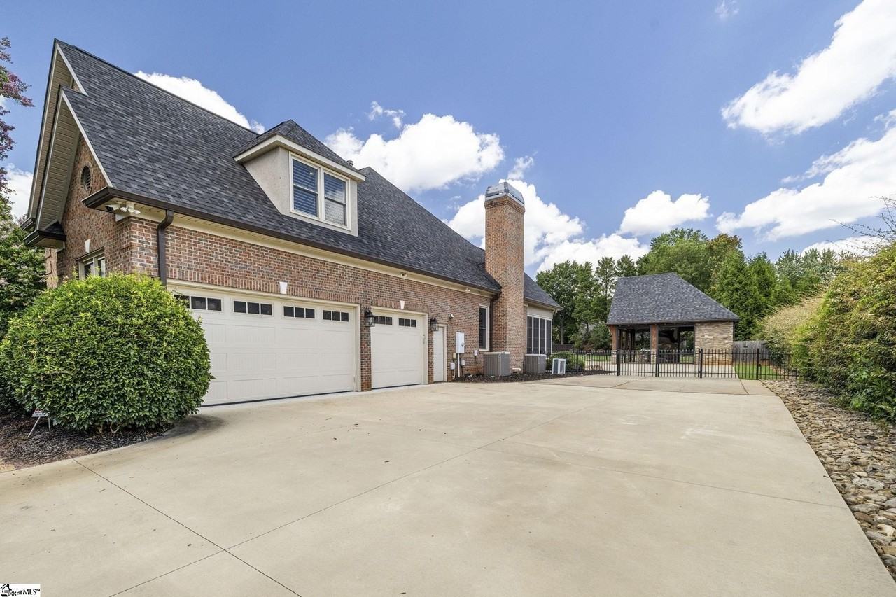 2347 Roper Mountain Rd - Photo 6 of 50
