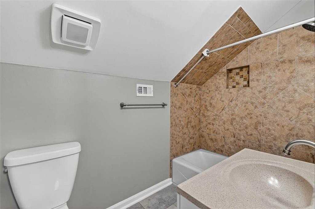 600 Mansfield St #C - Photo 6 of 17