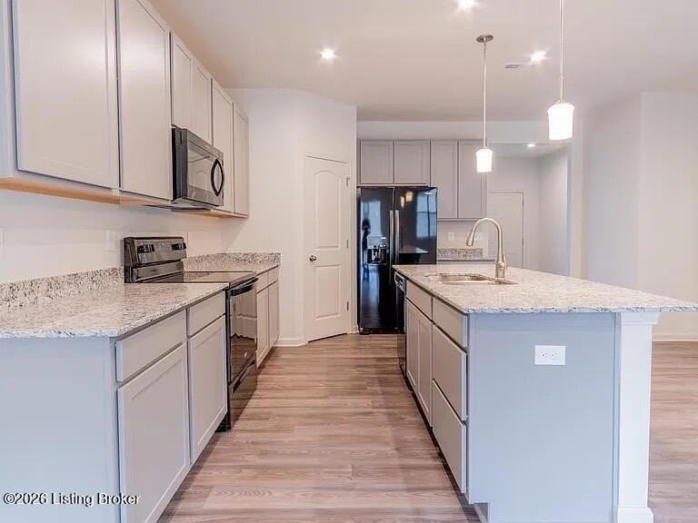 4003 White Pine Ln - Photo 4 of 18