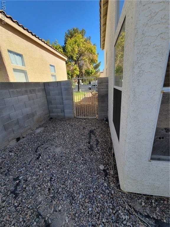 253 Buckskin St - Photo 5 of 50
