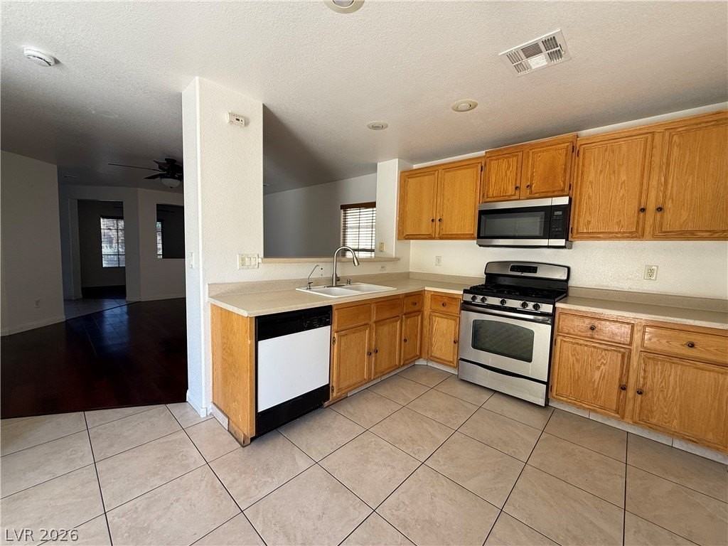 4927 Volcanic Rock Ln - Photo 5 of 27