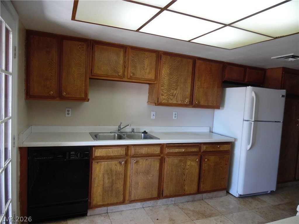 4411 Sirius Ave - Photo 5 of 20