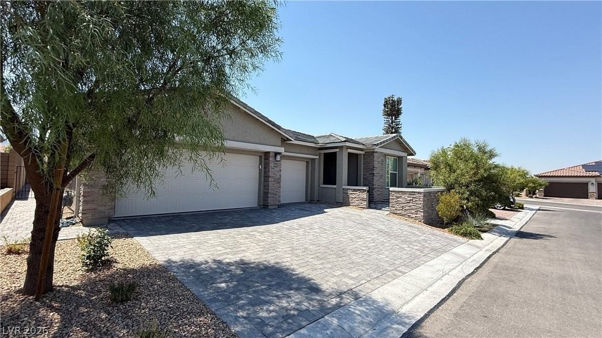 7491 Bonnie Piper St - Photo 2 of 32