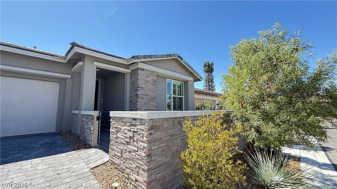 7491 Bonnie Piper St - Photo 3 of 32