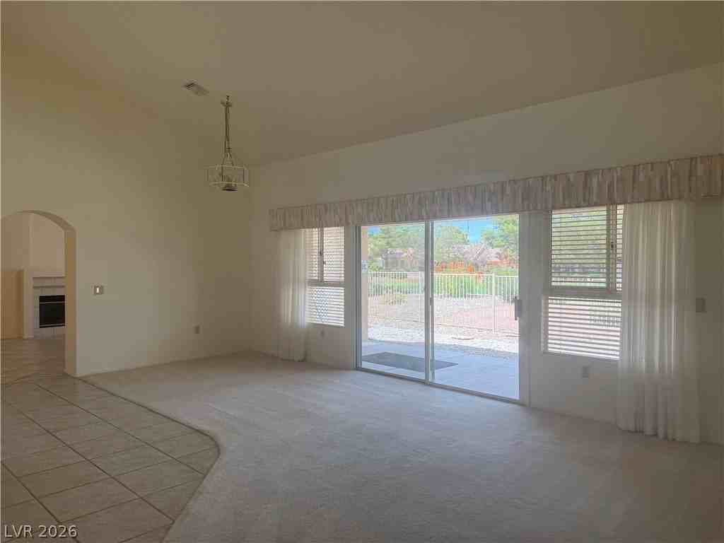 8900 Kingsmill Dr - Photo 7 of 50