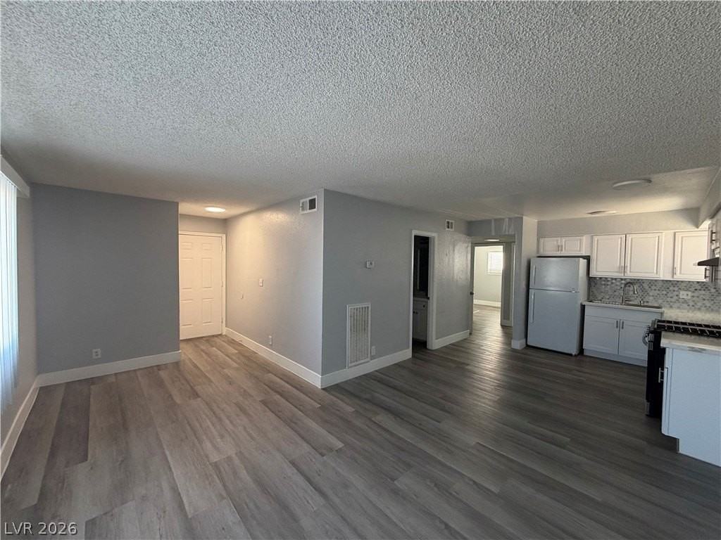 4396 Vegas Valley Dr #2 - Photo 5 of 26