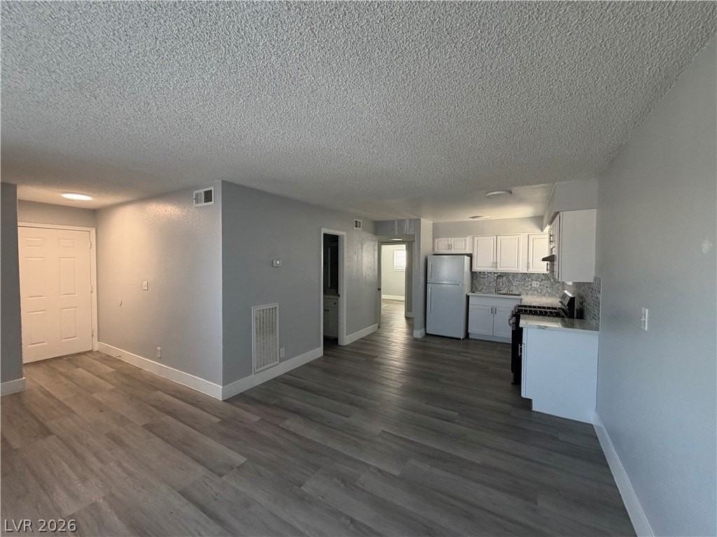 4396 Vegas Valley Dr #2 - Photo 6 of 26