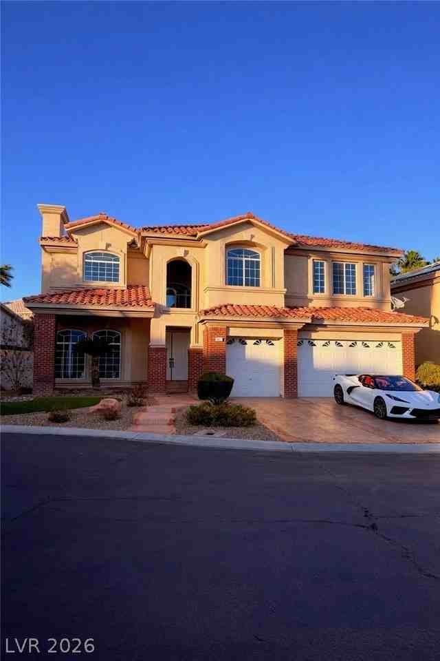 8922 Rio Verde Ave