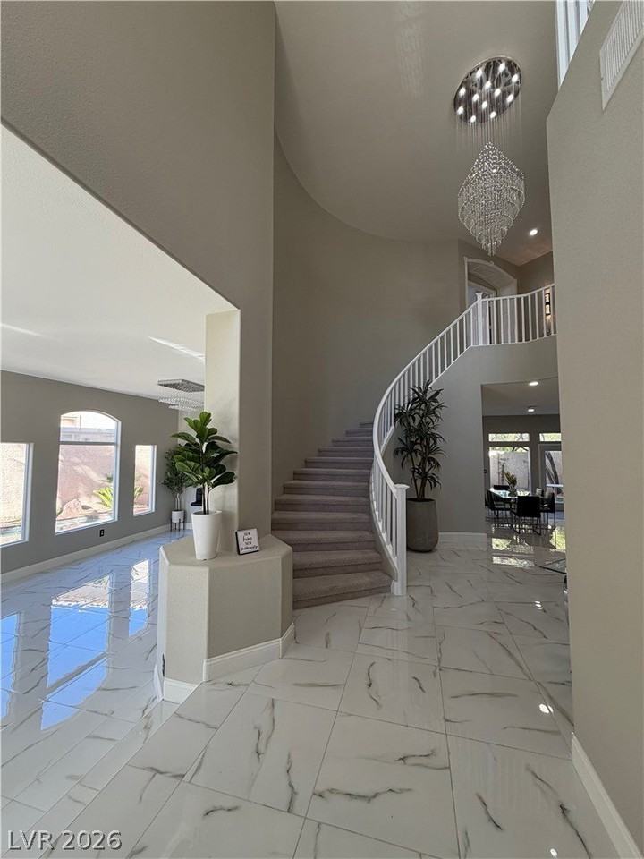8922 Rio Verde Ave - Photo 6 of 50