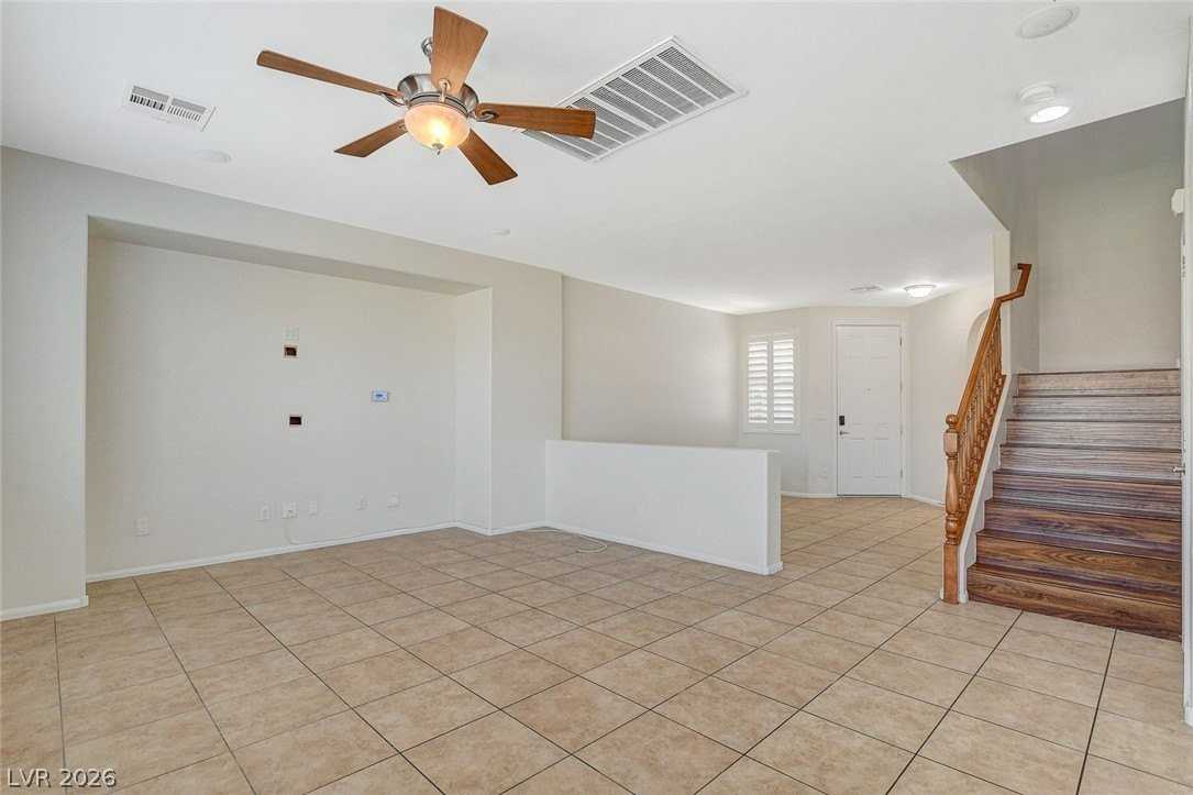 9734 Maspalomas St - Photo 7 of 47