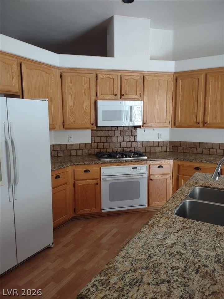 915 Dover Glen Dr #0 - Photo 3 of 19