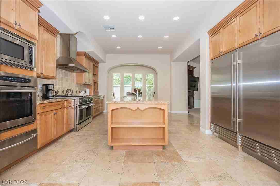12097 Oakland Hills Dr - Photo 4 of 19