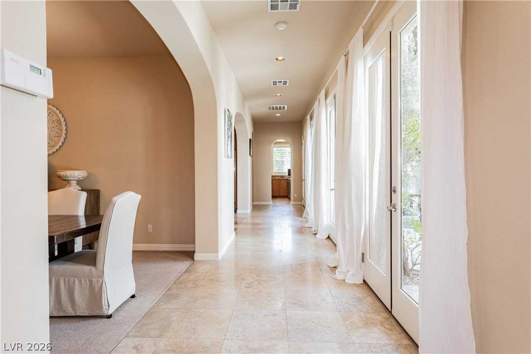12097 Oakland Hills Dr - Photo 5 of 19
