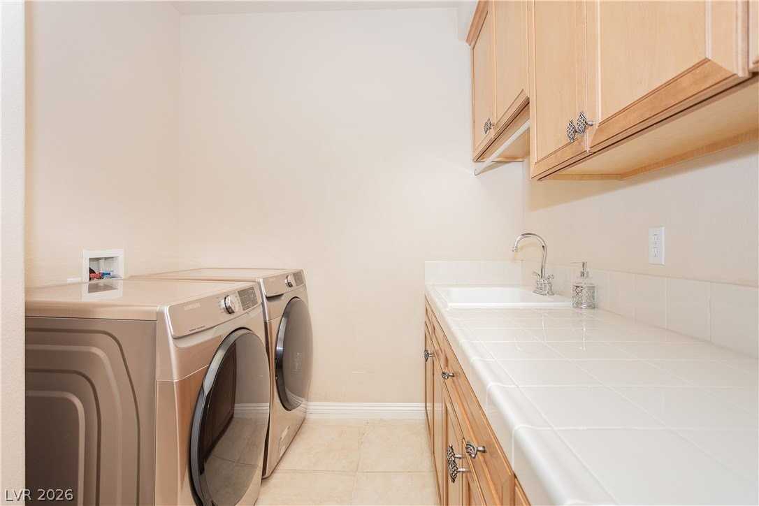 12097 Oakland Hills Dr - Photo 6 of 19