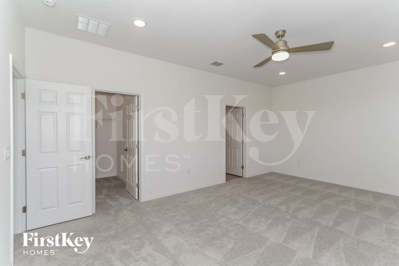 560 Crown Rose Dr - Photo 7 of 16