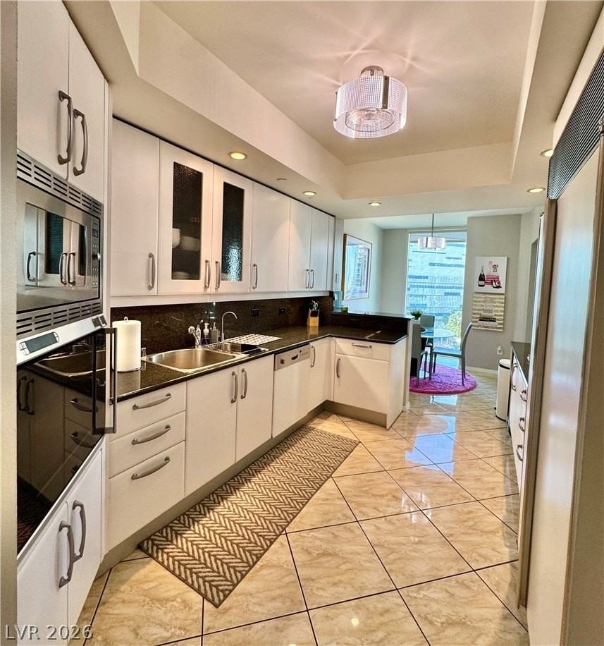 2857 Paradise Rd #904 - Photo 4 of 12