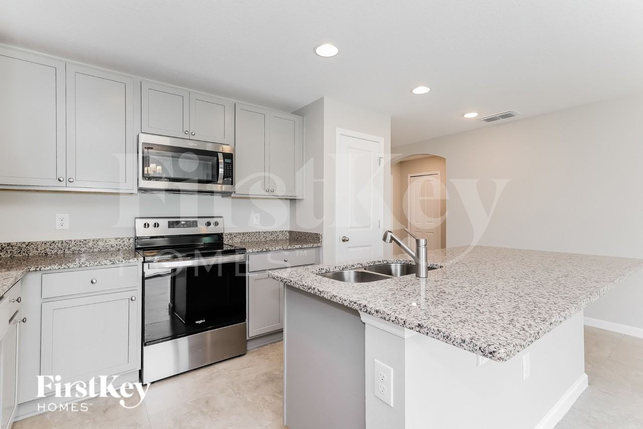 211 Southern Breeze Loop - Photo 4 of 16