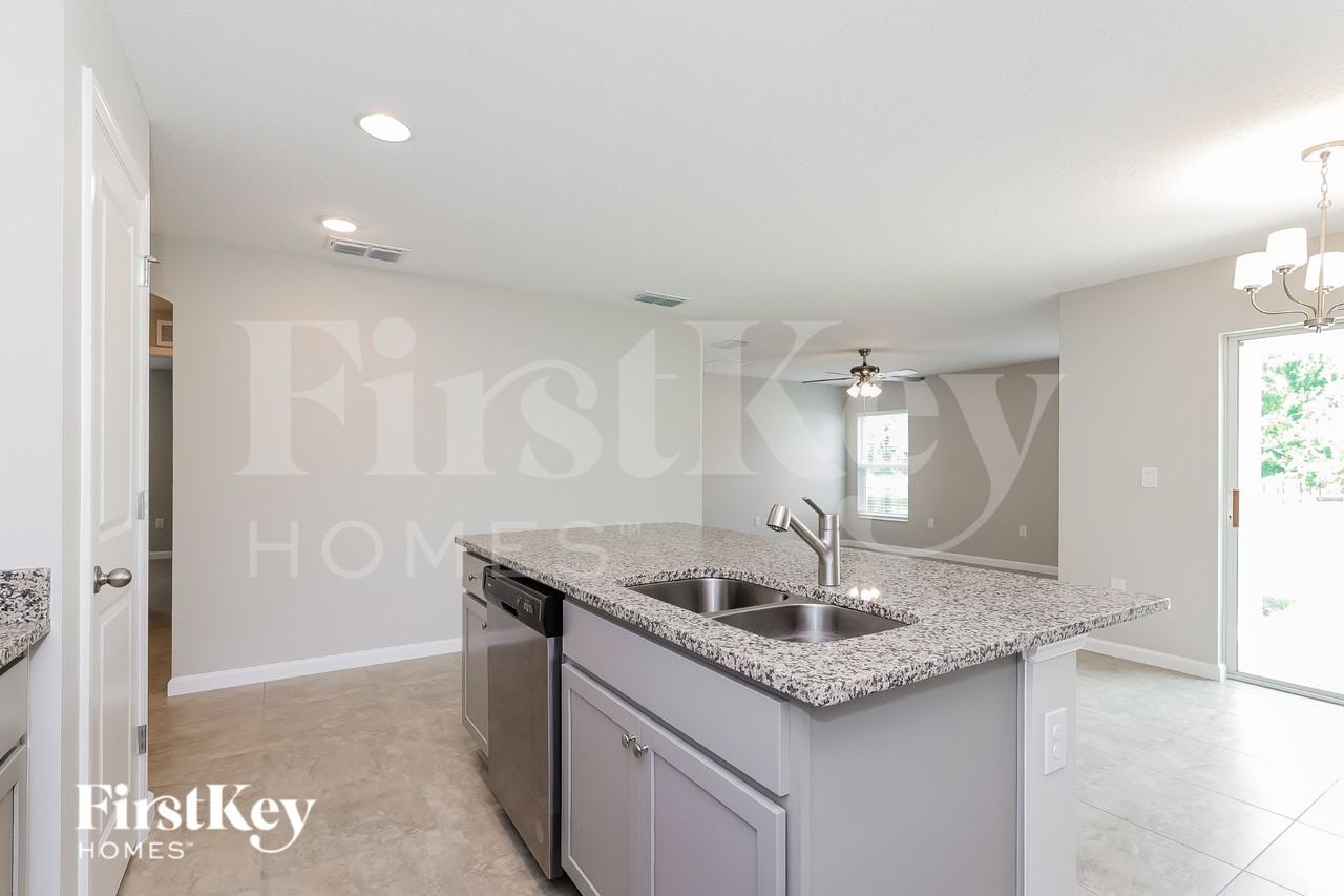 211 Southern Breeze Loop - Photo 5 of 16
