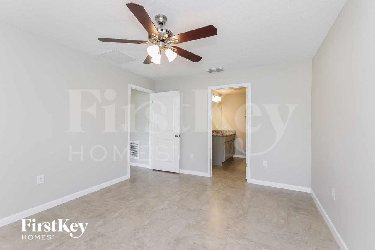 211 Southern Breeze Loop - Photo 7 of 16