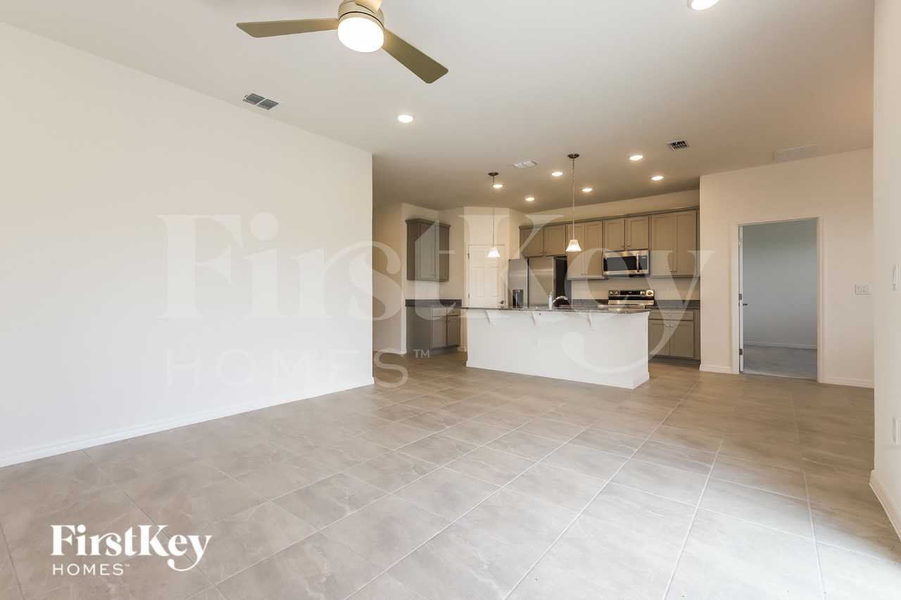 527 Crown Rose Dr - Photo 3 of 16