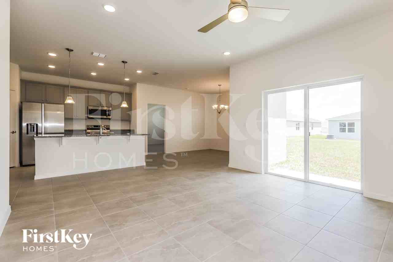 527 Crown Rose Dr - Photo 4 of 16