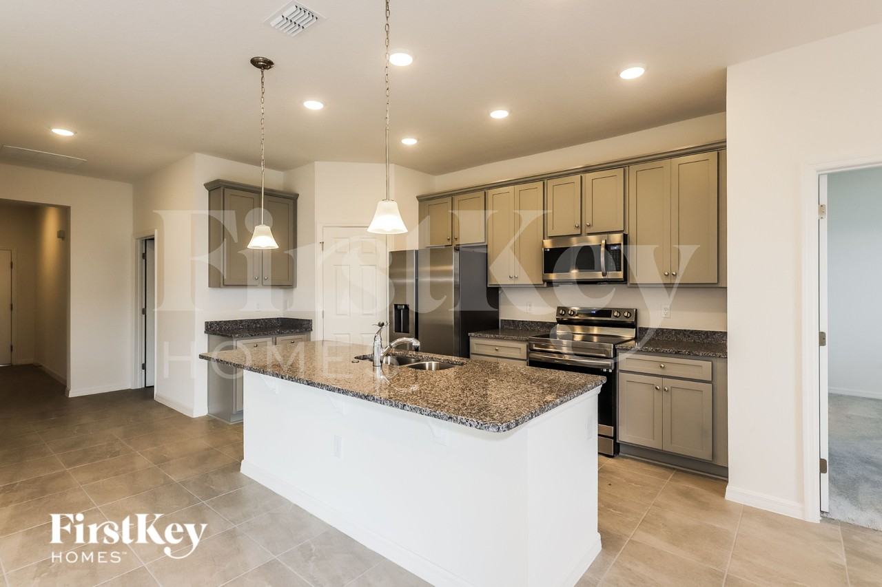 527 Crown Rose Dr - Photo 6 of 16