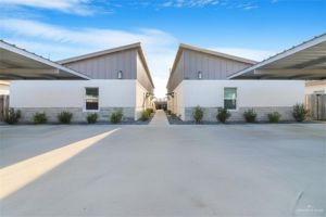 featured image of 1634 Playa Dr #4