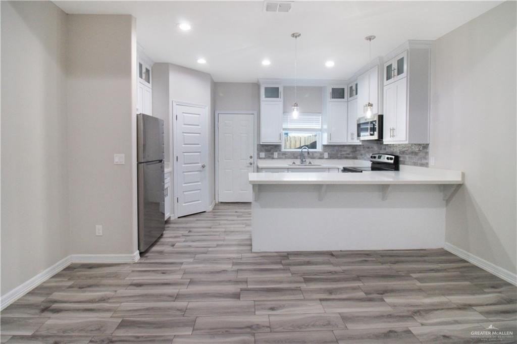 1634 Playa Dr #4 - Photo 3 of 10