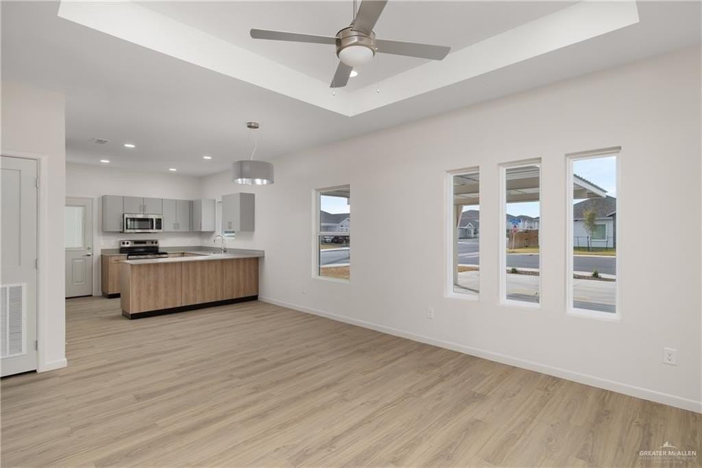 804 N Clarence Ave #4 - Photo 3 of 9