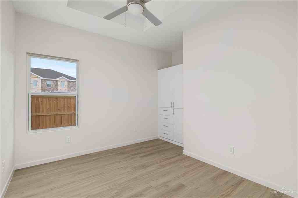 804 N Clarence Ave #4 - Photo 4 of 9
