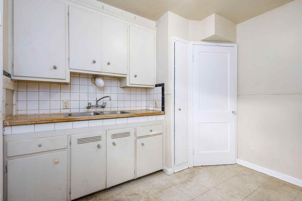 18434 Kelly Rd - Photo 2 of 10