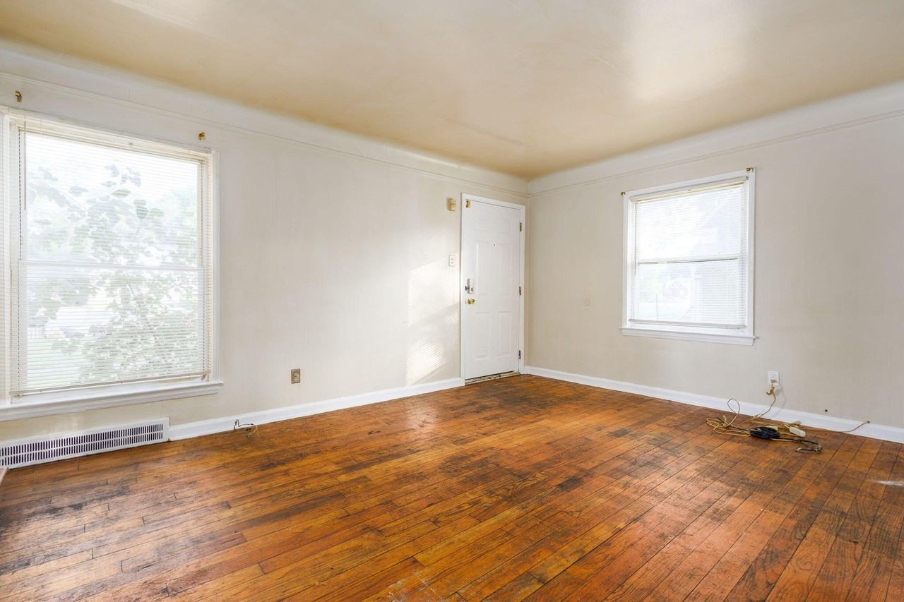 18434 Kelly Rd - Photo 5 of 10