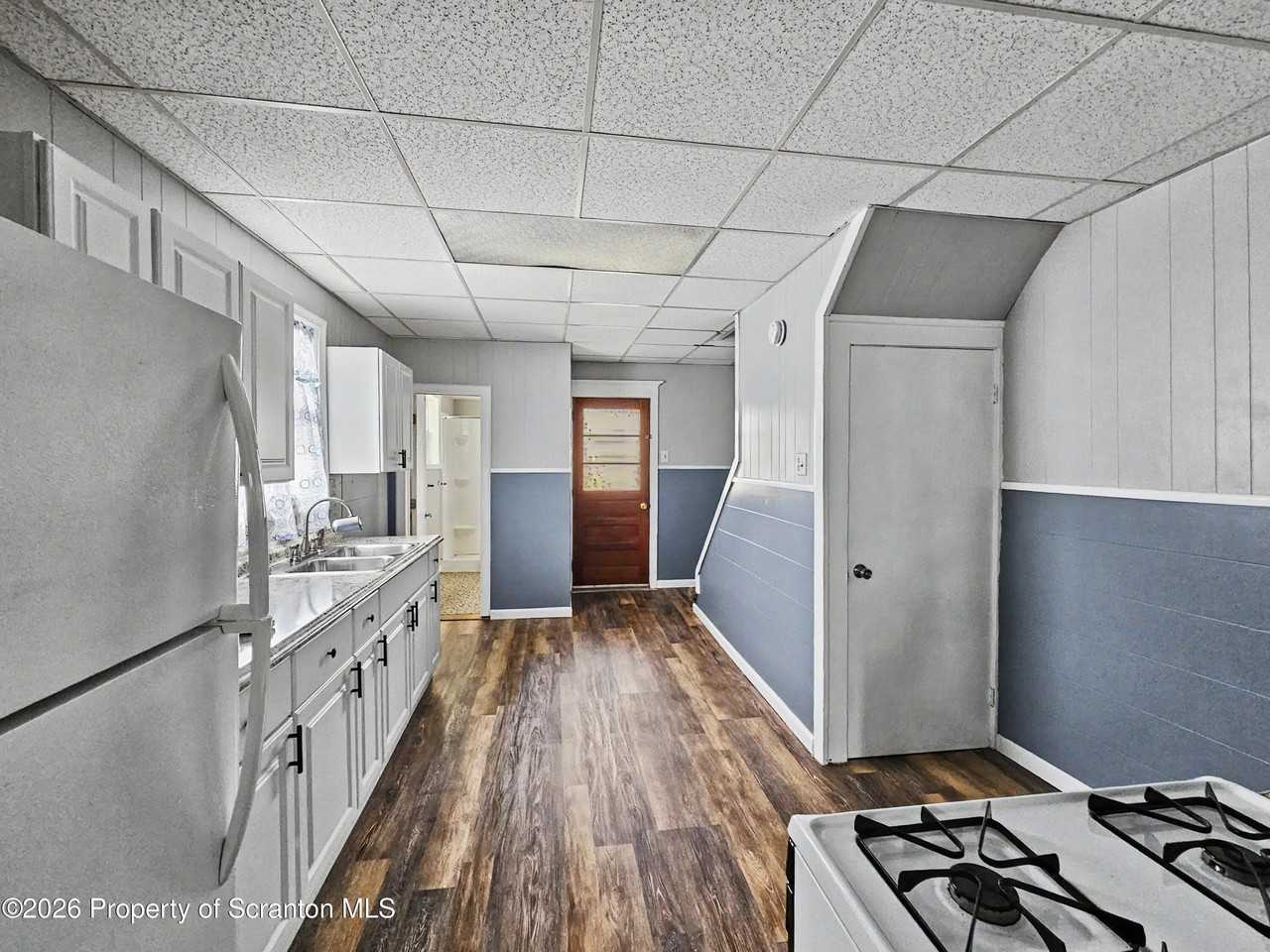 176 Cherry St - Photo 4 of 12